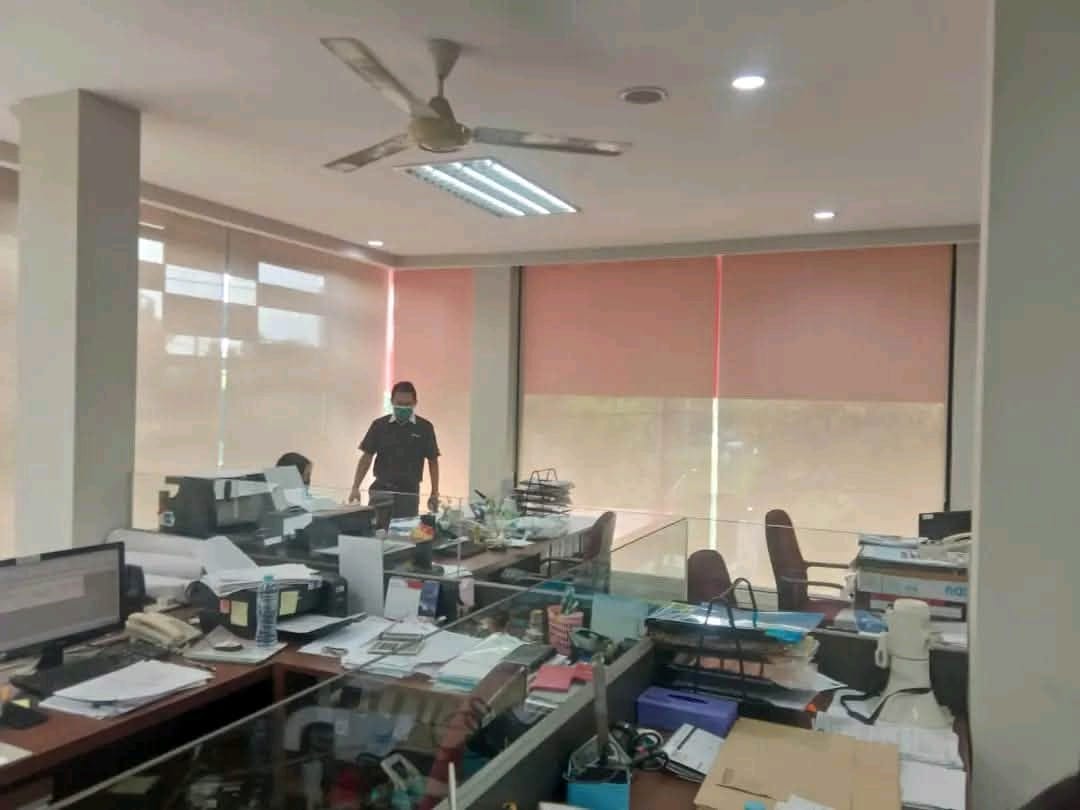 Jual Roller Blind Sharp Point Solar Screen Sp.2600-9 Wrana Grey+Cream